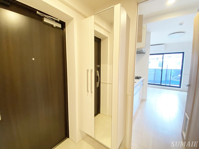 エイチ・エス駒込の設備|玄関に姿見です☆