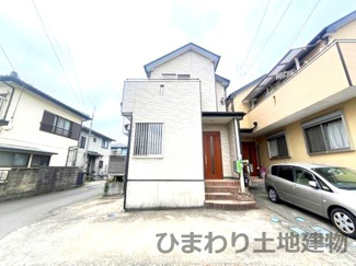 【外観】 | 藤沢市打戻 中古戸建て | 販売現地　角地　南西側約4.0ｍ・南東側約5.0ｍ各公道　駐車1台（車種によります）