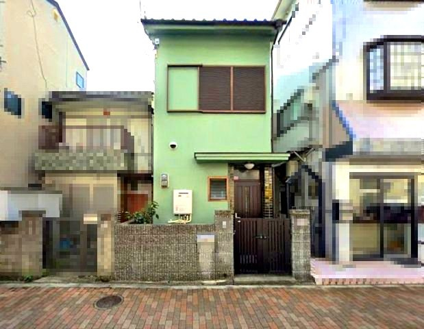 西宮市市庭町の外観|クロス張替・一部リフォーム済
通勤にも外出にもアクセス良好。家族でおでかけすることも増えそうですね。