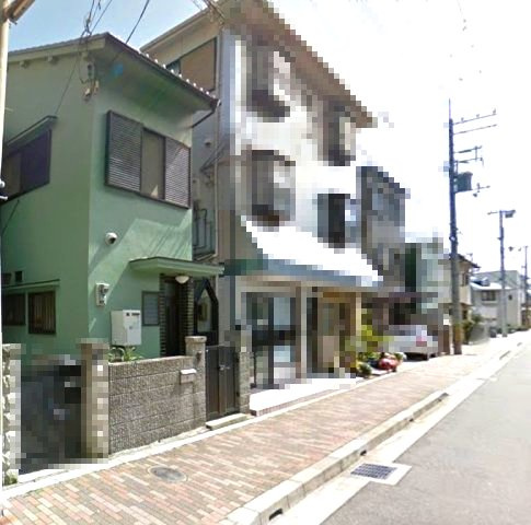 西宮市市庭町の前面道路含む現地写真|通風・採光にも優れ、心地よい光と風があふれています。

