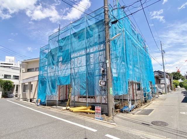 練馬区田柄4丁目 全2棟 1号棟の外観|田柄4丁目の落ち着いた住宅地に誕生します
近くに完成現場がございます
完成現場にて建物のボリュームや仕様設備などご確認ください