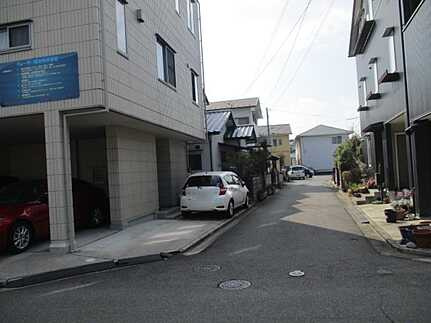 佐伯区五日市中央４丁目の前面道路含む現地写真