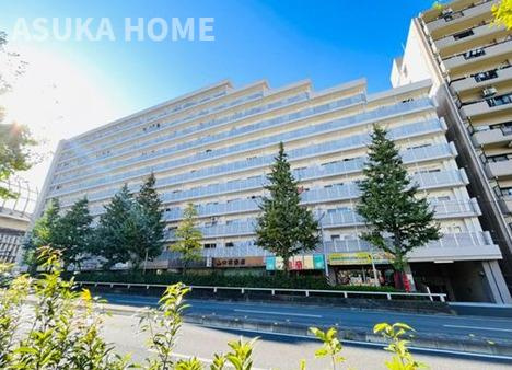 第2磯子ハイツの外観|シックなカラートーンで街並みに溶け込む外観飽きの来ないデザインで輝きを放ちます。