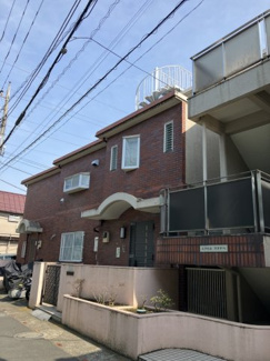【外観】 | 鉄筋コンクリート造のがっちりとした建物。