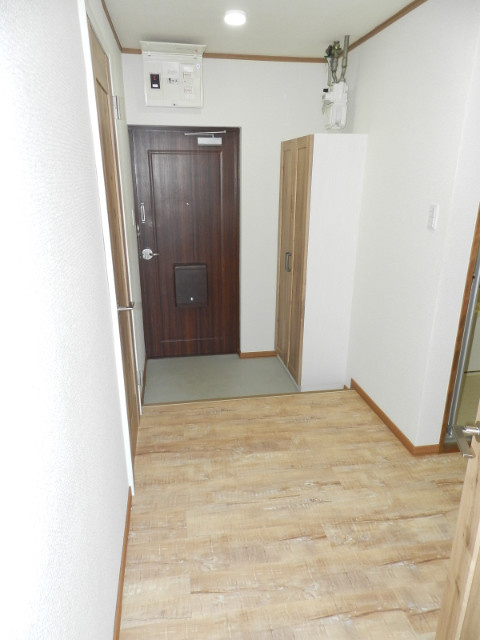 中央町３丁目ハイツ（蘭西）の玄関
