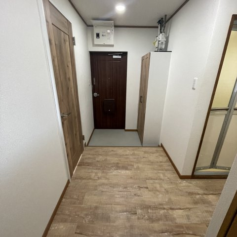 中央町３丁目ハイツ（蘭西）の玄関