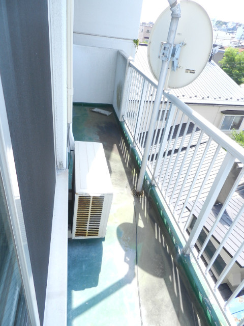中央町３丁目ハイツ（蘭西）のバルコニー