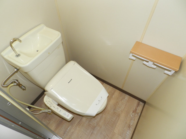 中央町３丁目ハイツ（蘭西）のトイレ