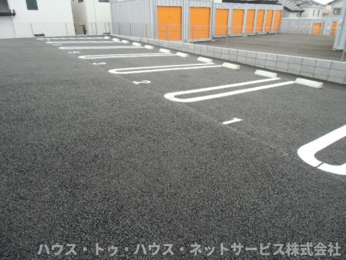 ブリアール　Ⅲの駐車場