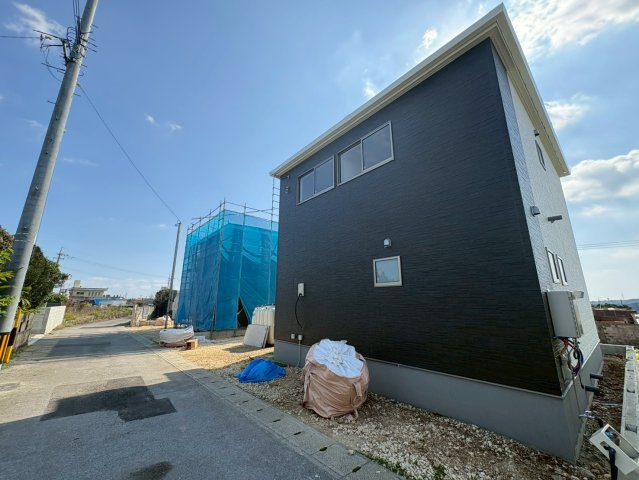 ■■糸満市真壁第2－2号棟（全4棟）の前面道路含む現地写真