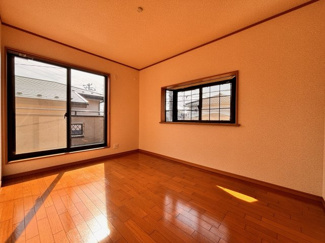 【洋室】 | 若葉区桜木3丁目中古戸建　千葉都市モノレール「桜木」駅 | 子供部屋にちょうどいいサイズの洋室でゆとりの6帖居室で使い分け自在な快適空間です♪