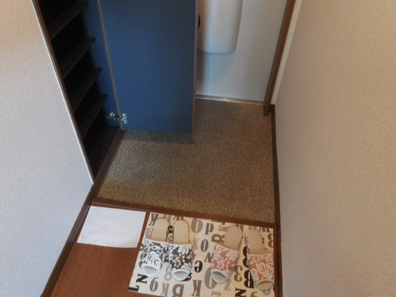 アンプルールリーブルＬＥＯの玄関