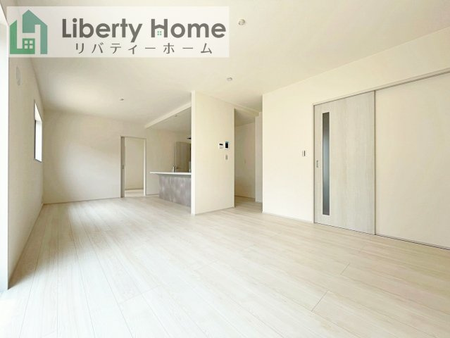 石岡市石岡第9　新築戸建　の居間・リビング