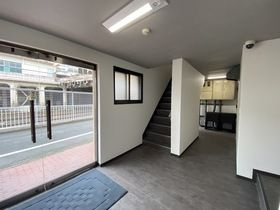 ウエストインパート１３のロビー