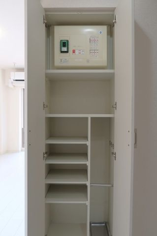 ハイリーフ上野の玄関