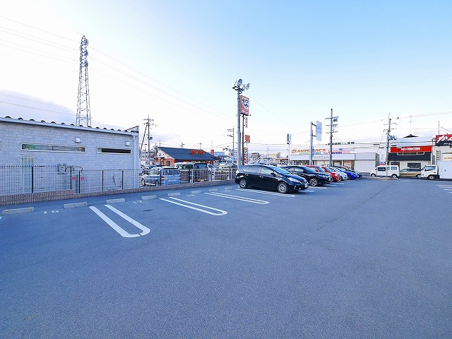 メゾン城東Ⅰの駐車場|カースペースがあります