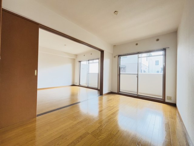 デューク筑紫野の居間・リビング