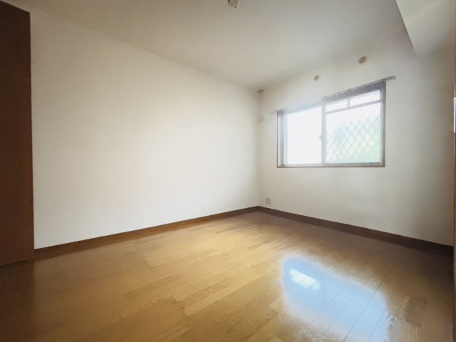 デューク筑紫野の洋室