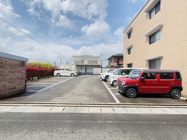 デューク筑紫野の駐車場