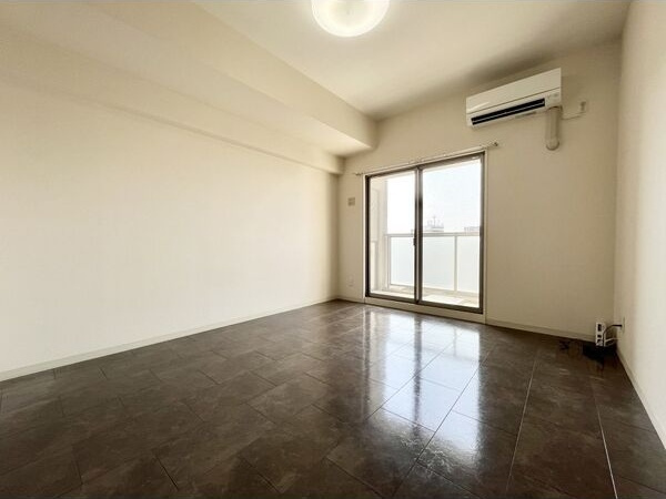 プライマル名古屋吹上の居間・リビング