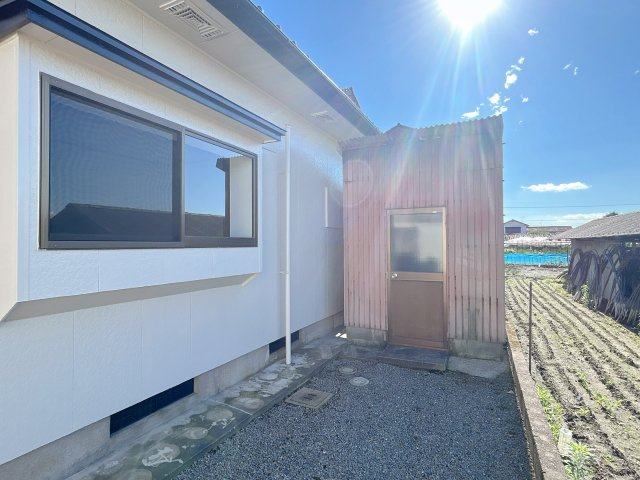 都城市下川東２丁目の中古一戸建の設備|倉庫