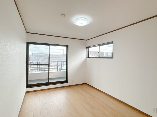 都城市下川東２丁目の中古一戸建の洋室