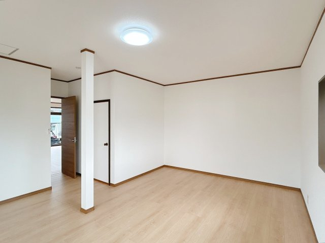 都城市下川東２丁目の中古一戸建の洋室