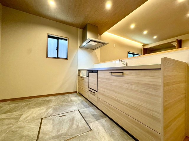 富山県射水市北野　中古戸建