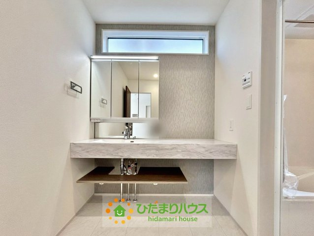久喜市栗原２丁目3期　新築一戸建ての独立洗面台|広々としたおしゃれな洗面台で朝の準備も捗りそうです！