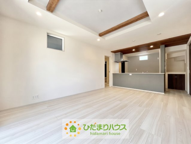 久喜市栗原２丁目3期　新築一戸建ての居間・リビング|17帖のLDK！どんなインテリアを置こうか悩んじゃいますね！