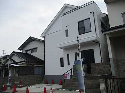 佐伯区藤垂園中古物件の外観