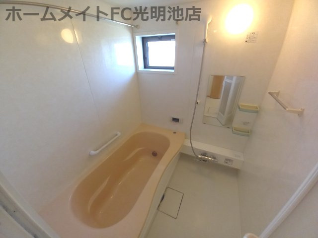 オーキッドガーデン曽根の浴室