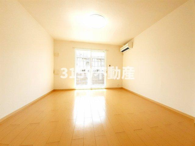 ロワイヤル城南の居間・リビング