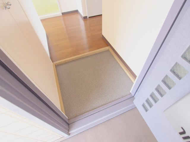 エクセル向井B棟の玄関