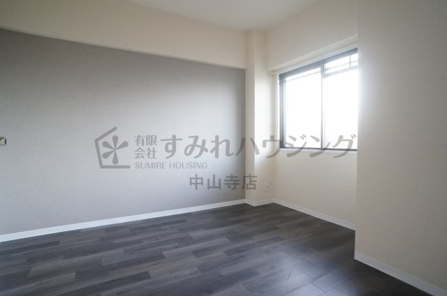 REIWA宝塚の洋室