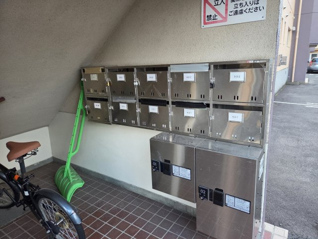 想定年間賃料1,004.4万　想定利回り18.26％　鉄筋コンクリート造の設備