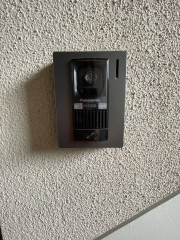 想定年間賃料1,004.4万　想定利回り18.26％　鉄筋コンクリート造の防犯設備