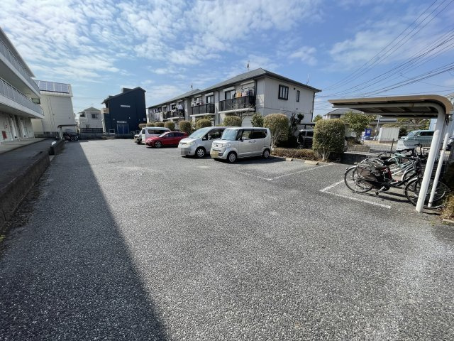 Wisteriaの駐車場