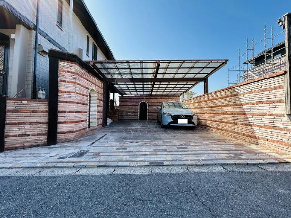 【今からご案内可能】知多市巽が丘４丁目の駐車場|【カーポート付き駐車場】
◆並列2台駐車可能となります。
ぜひ一度ご内見下さい♪　　　　　　　　　　　　　