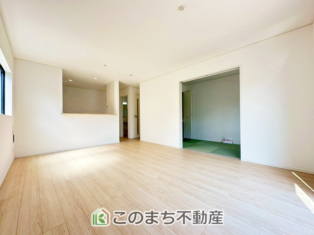 CRADLEGARDEN真岡市長田第23の居間・リビング|時間のゆとりと空間、暖かな陽光がもたらす光と風を独占してください。新しい暮らしが始まります。
