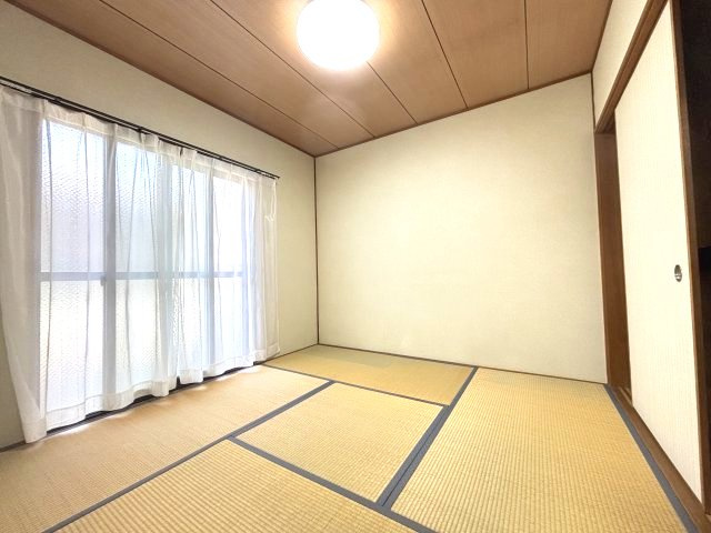パークアベニュー弐番館の和室