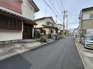 【前面道路含む現地写真】