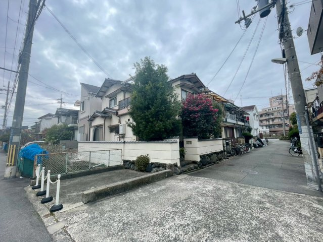 寝屋川市石津中町の前面道路含む現地写真