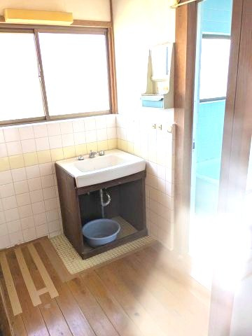 中古戸建　高崎市中室田町の独立洗面台