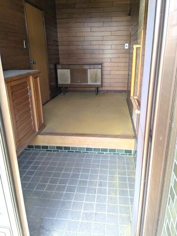 中古戸建　高崎市中室田町の玄関