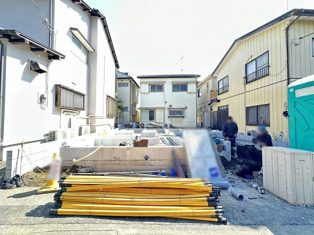 【外観】 | 朝霞市宮戸2丁目　新築一戸建住宅　全1棟　(丸井志木店) | 現地（2026年4月）撮影／志木駅徒歩15分×省エネ性能ラベル取得｜利便性と快適性を兼ね備えた新築戸建て