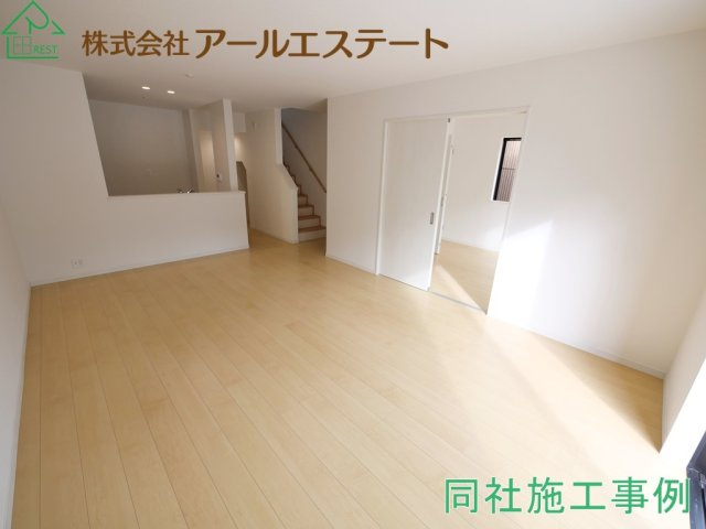 加古川市加古川町大野　　JR「日岡駅」徒歩10分の居間・リビング|同社施工事例