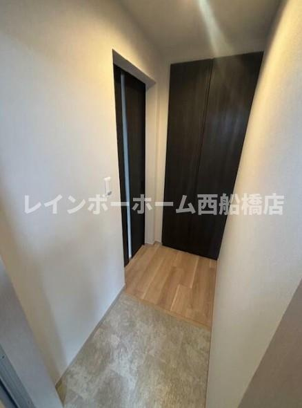 G BASE市川平田の玄関