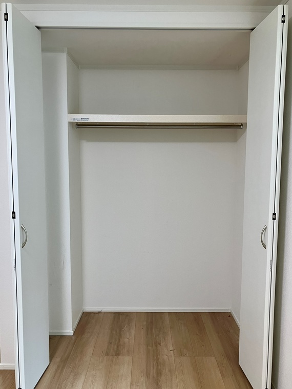 岸町戸建の収納