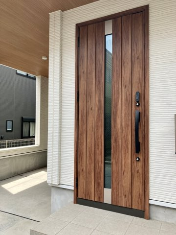 岸町戸建のエントランス